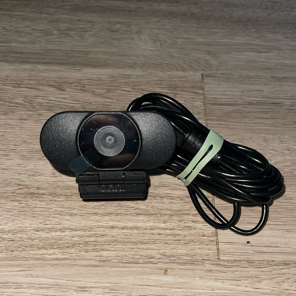 Onn 1440P Webcam with Autofocus and Built-in Microphone, Adjustable, Black